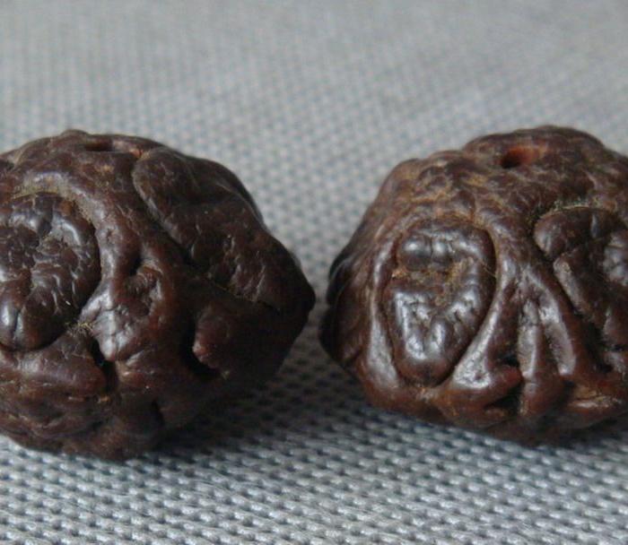 一对老鬼脸核桃古玩文玩