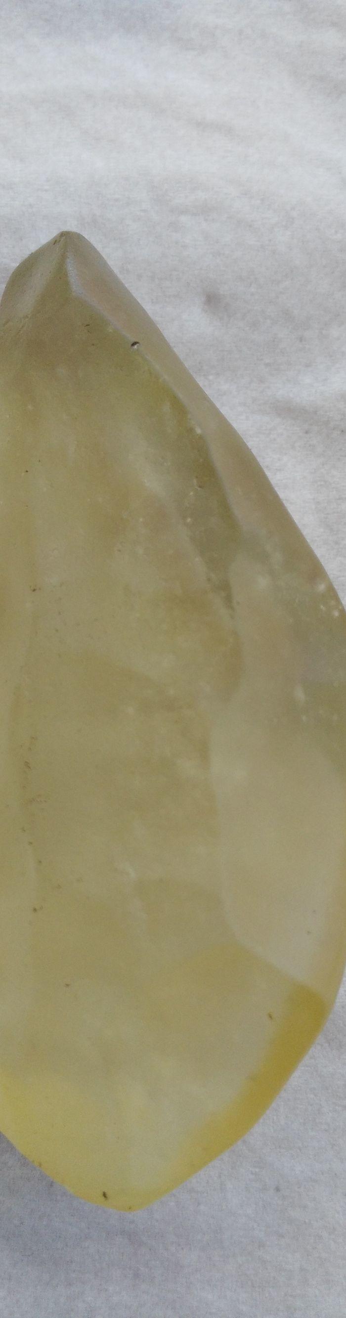 利比亚玻璃陨石