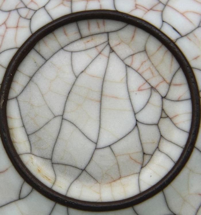 哥窑金丝铁线碗