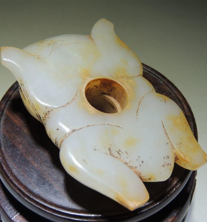 和田青白玉籽料圆雕,西周时期的玉蛙