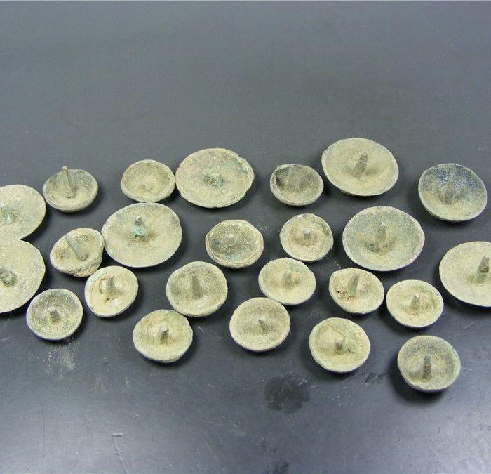 个个包老 战汉铜鎏金大小泡钉24件(绝对超值)