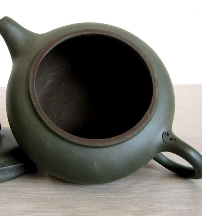 周桂珍制~蠡湖精品~绿泥老紫砂壶