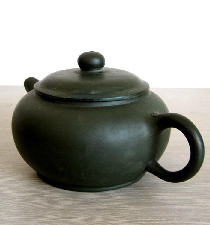 周桂珍制~蠡湖精品~绿泥老紫砂壶