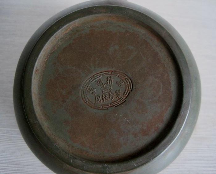 周桂珍制~蠡湖精品~绿泥老紫砂壶