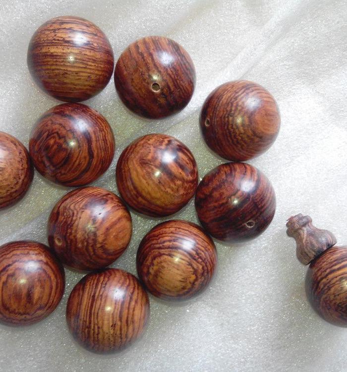 自己加工的黄花梨12颗珠子,规格2.0