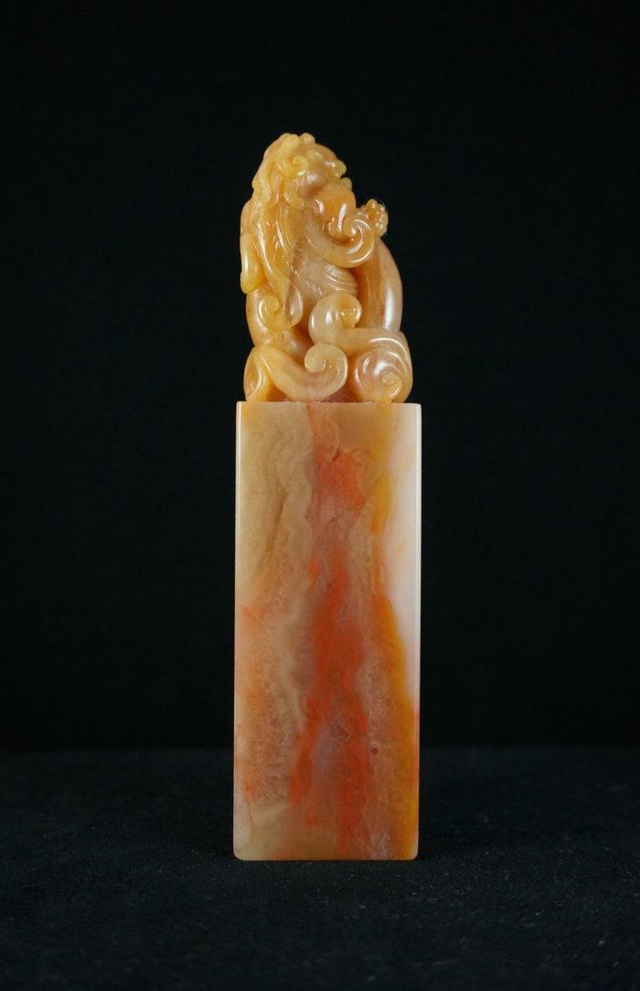 精品寿山石老性杜陵石瑞兽钮章