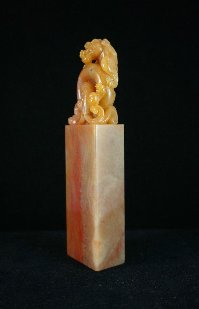 精品寿山石老性杜陵石瑞兽钮章