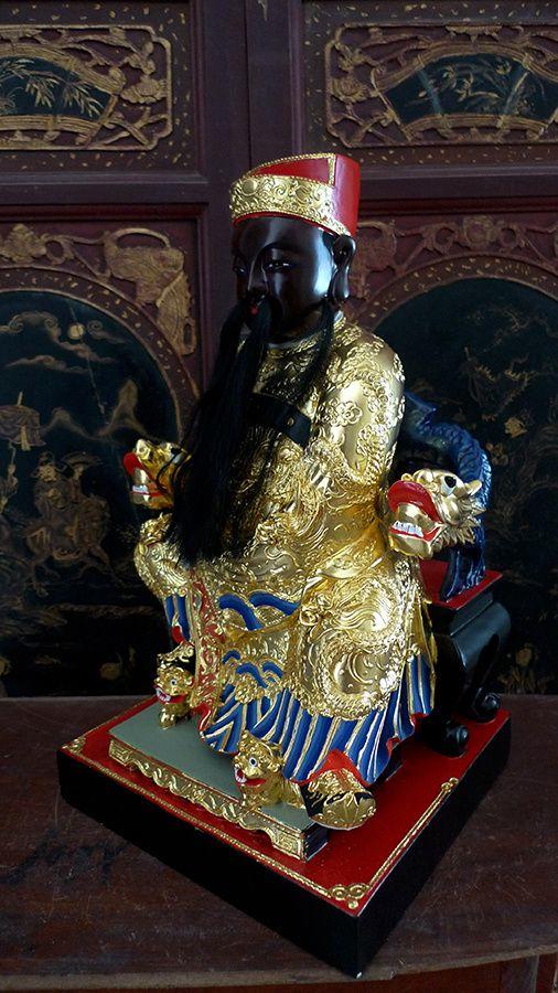 43厘米樟木雕漆线雕 保生大帝 大道公