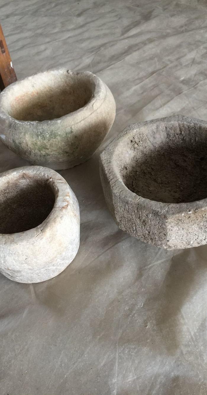 两汉白玉小石臼1麻石,欢迎扫描加*,长期下乡收货杂项多!