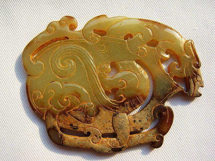 西周老和田玉龙凤佩7.9x6.1x0.5厘米