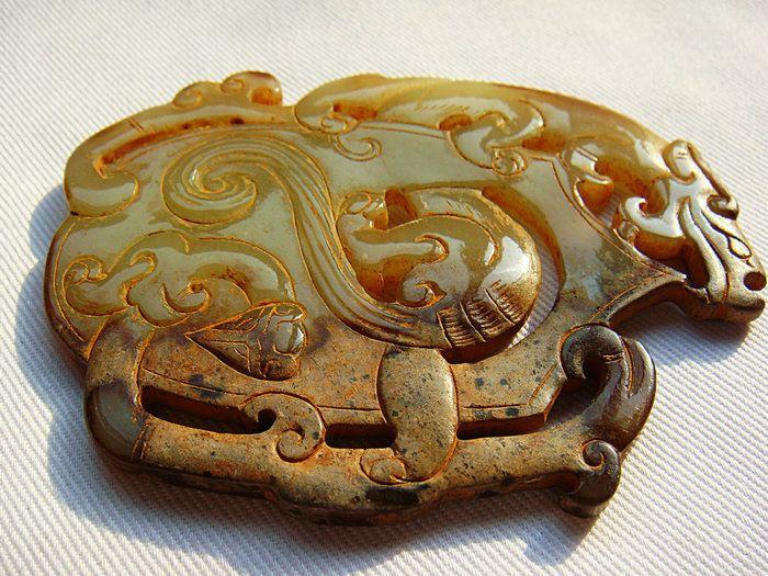 西周老和田玉龙凤佩7.9x6.1x0.5厘米