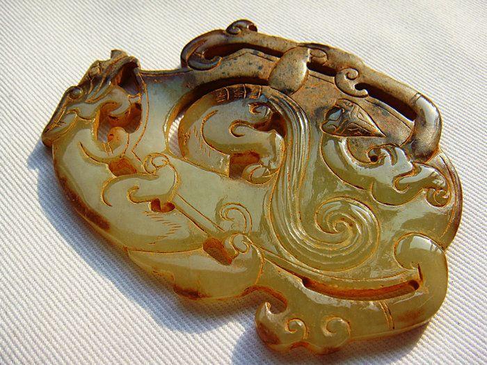 西周老和田玉龙凤佩7.9x6.1x0.5厘米