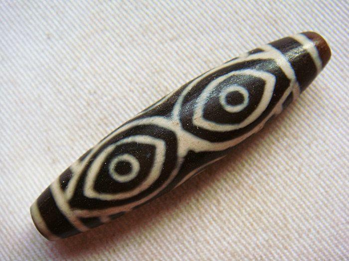 清代藏传马蹄纹5龙眼老天珠qd9-7