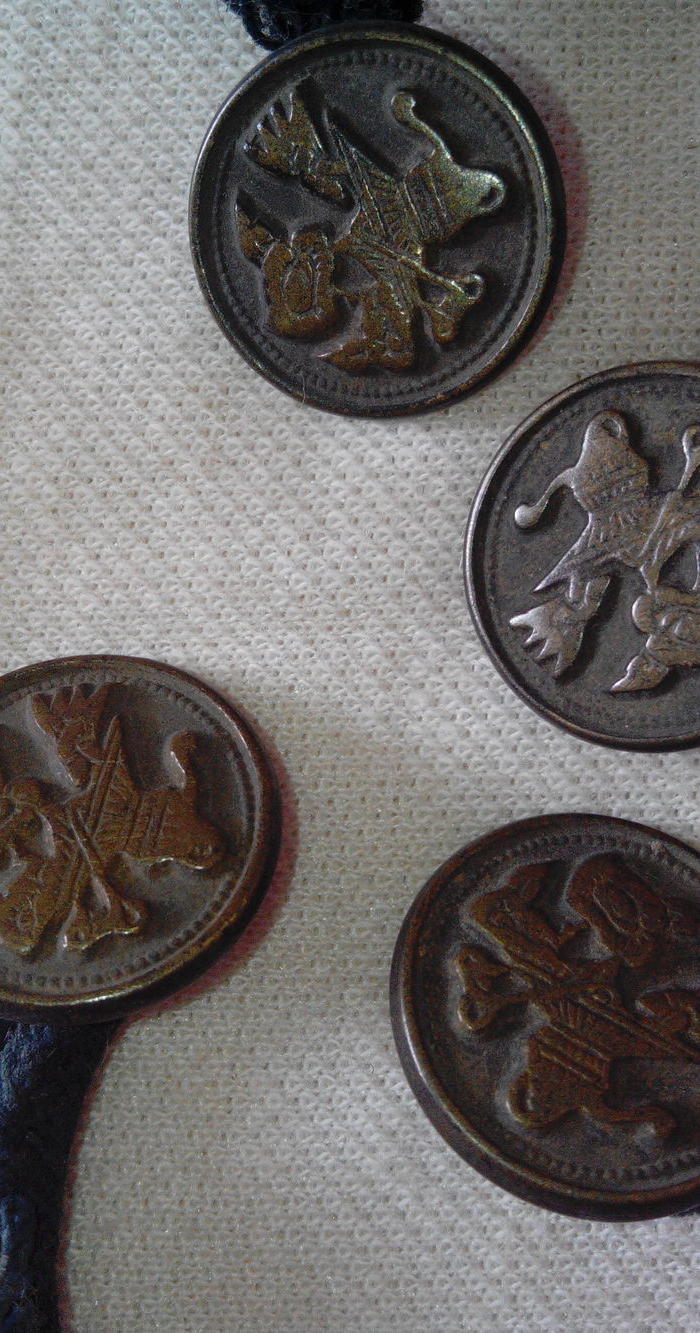 清代衣扣,四颗老铜扣子,包老,有款"兴隆"