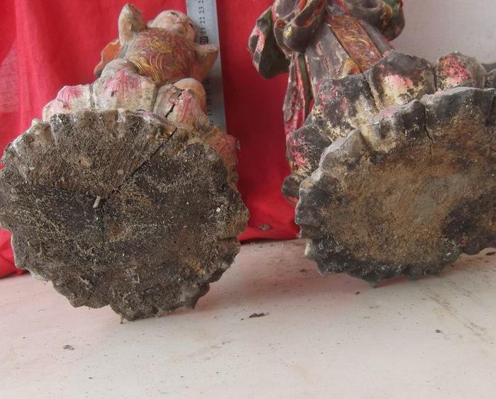 木雕红孩儿和龙女,一个手有缺,香樟木纯手工雕刻,观音的手下