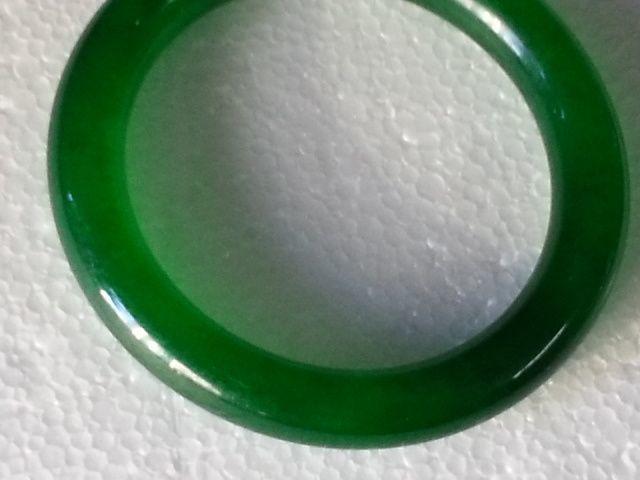 天然翡翠葱心绿手镯