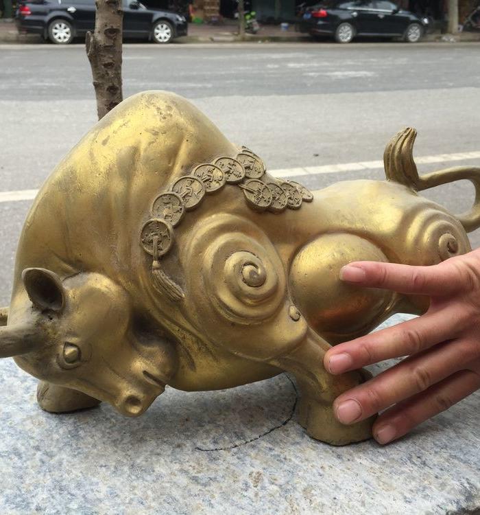 铜牛摆件 纯铜牛工艺饰品招财办公室客厅风水摆设牛气冲天