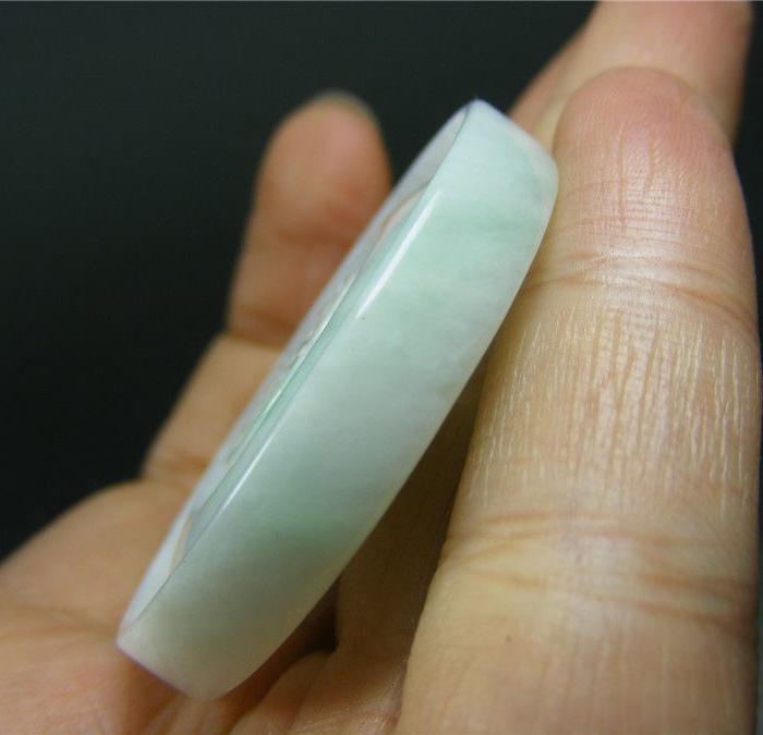 佩戴不错 新工a货白种飘阳绿翡翠団寿双螭龙椭圆大佩(不议价)