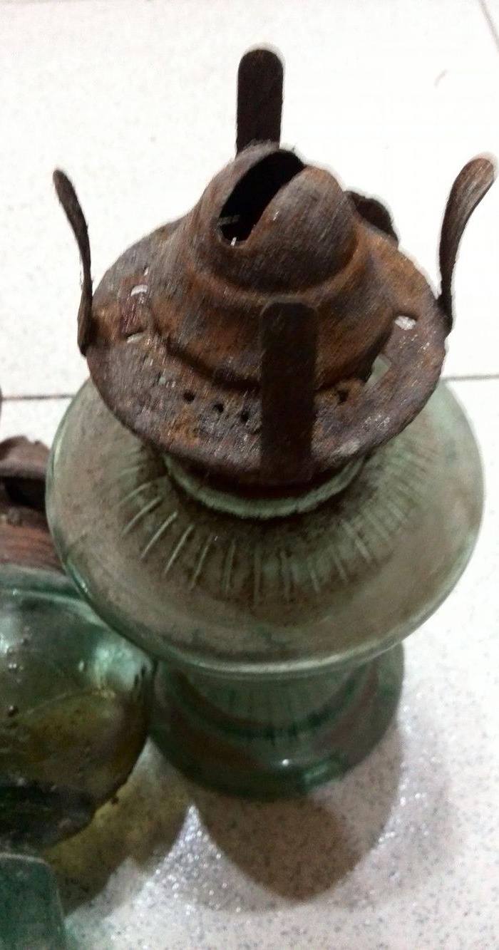 老旧煤油灯两对