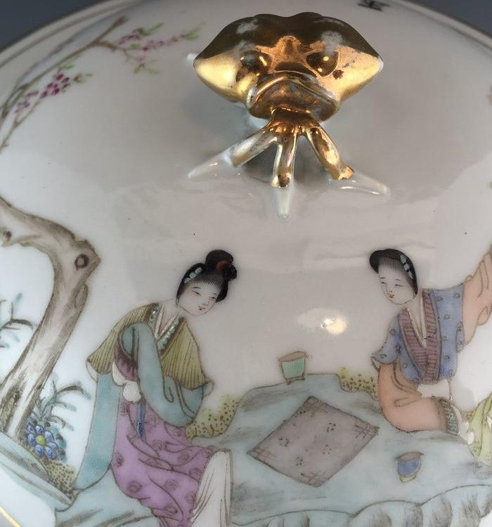 民国名家余子明粉彩仕女大粥罐(美品)