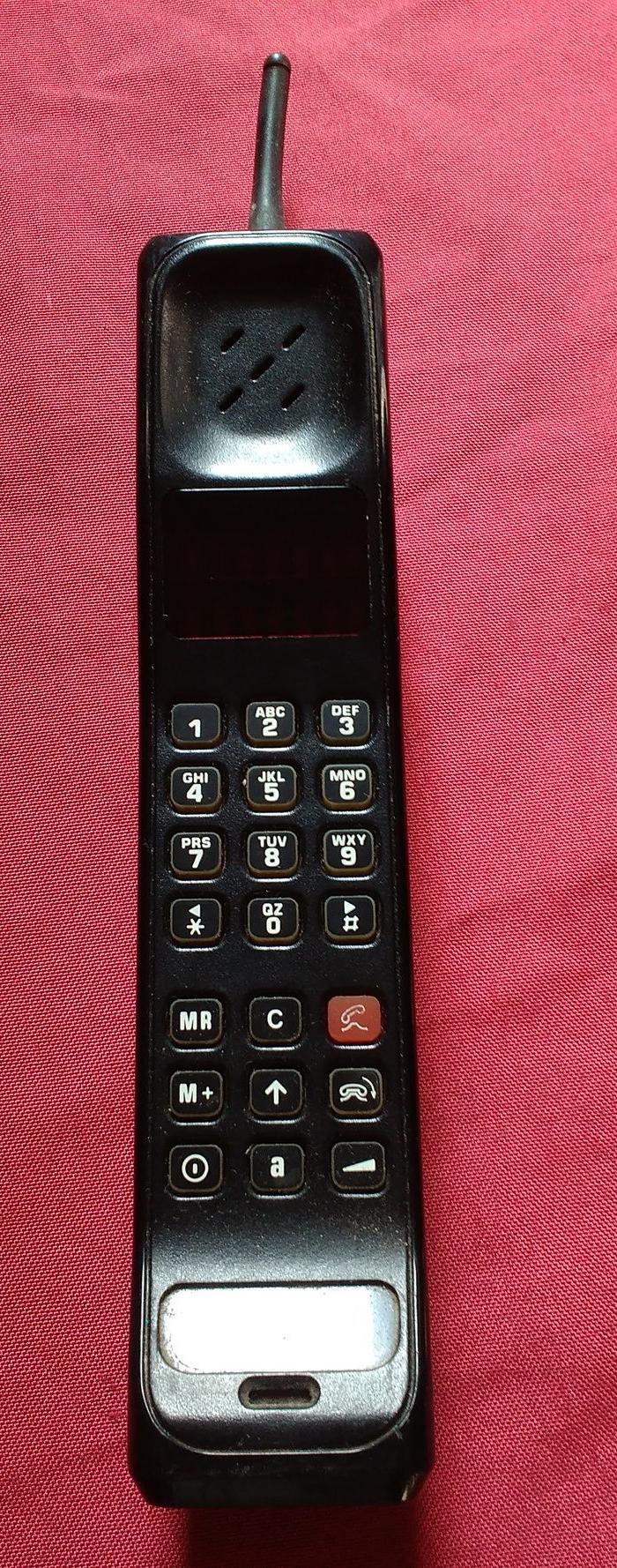 摩托罗拉大哥大,俗称砖头机,可收藏