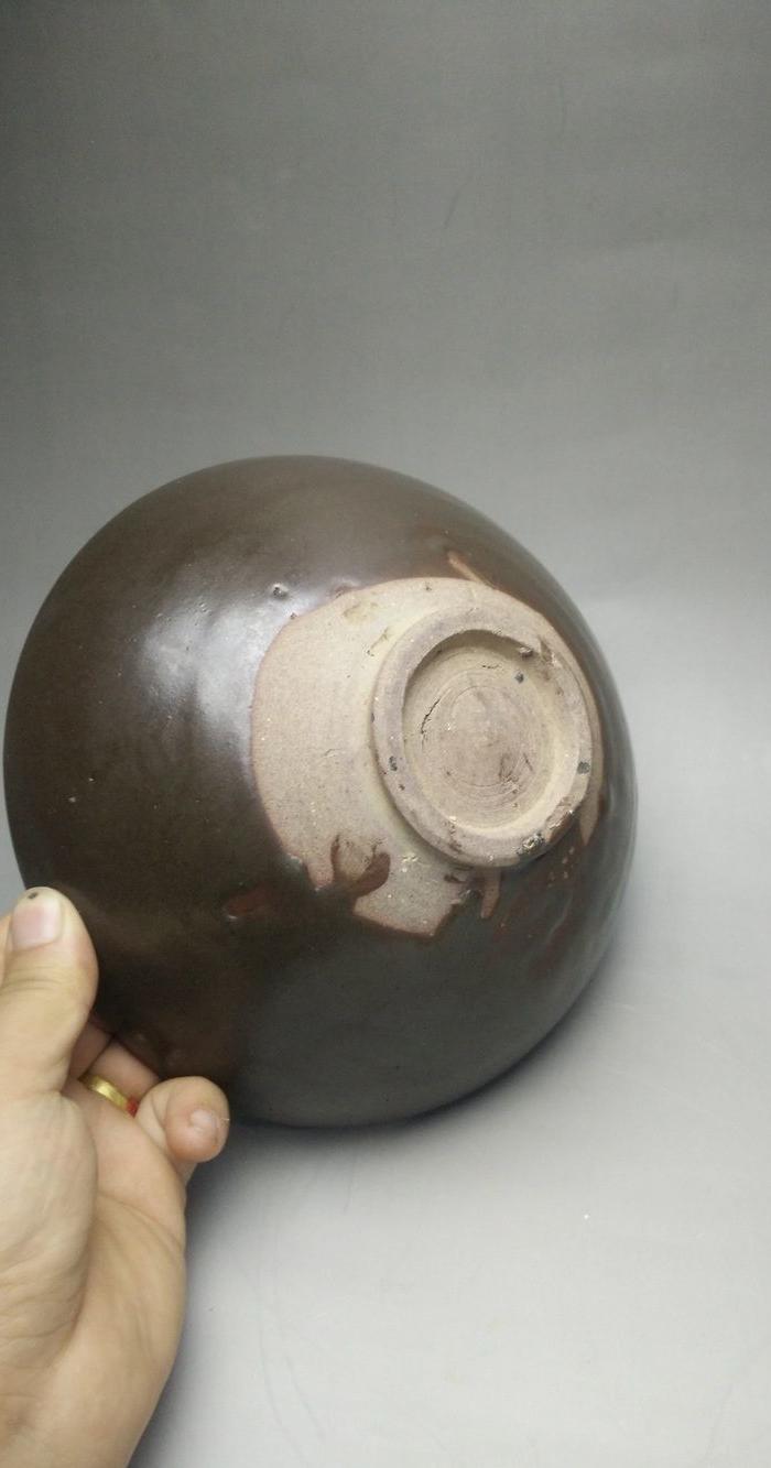          描述:金元时期 茶叶末釉