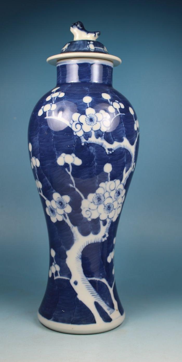 清晚期青花冰梅瓶