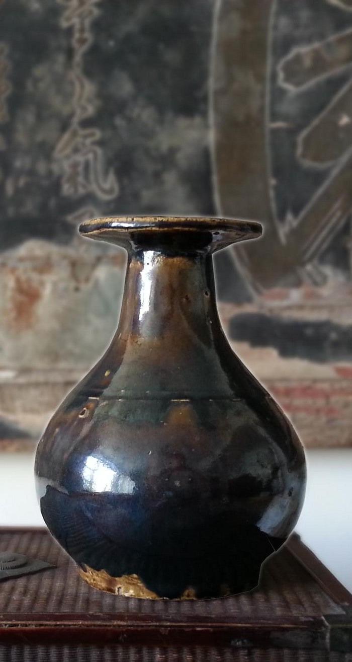 元代磁州窑黑釉窑变玉壶春瓶.