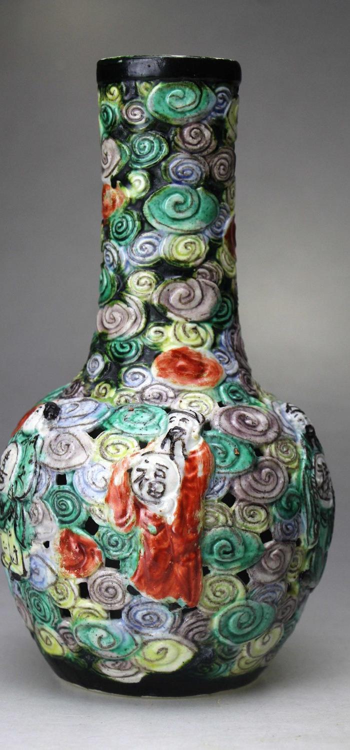 晚清民国素三彩堆塑福禄寿喜财天球瓶