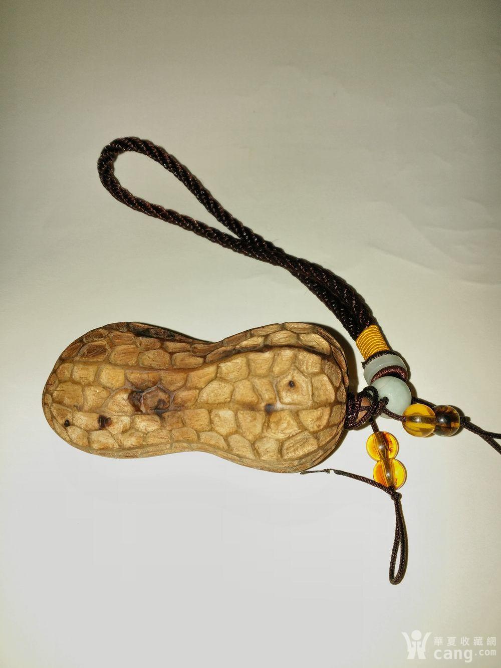 世伟雕刻-花生手把件(枣木根)