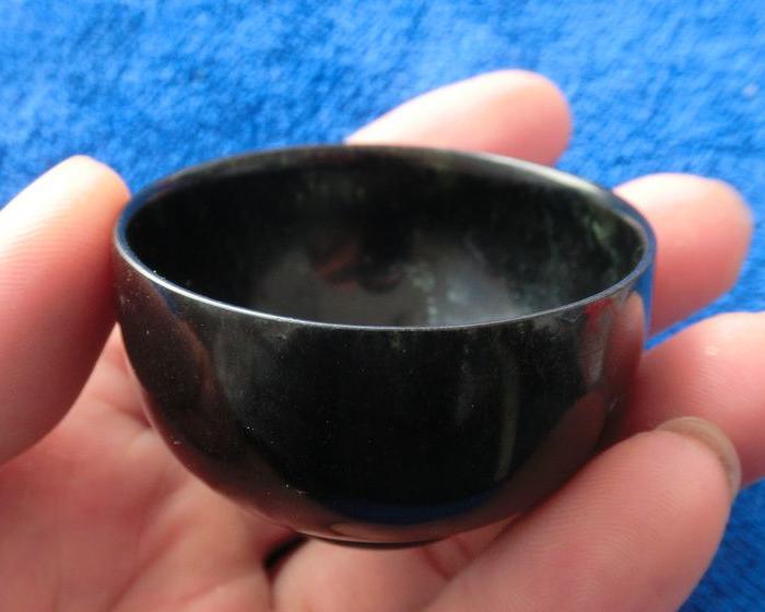 小墨玉酒杯一个p42a