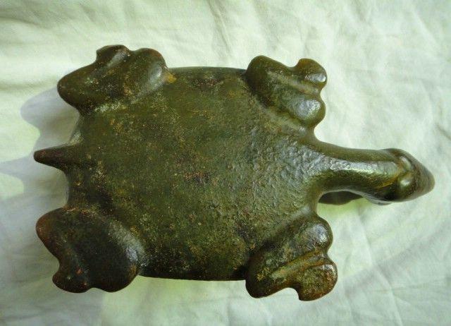 龟,尺寸22x11厘米,包浆沁色浑厚老气,玉龟历代都是长寿辟邪镇宅之宝物