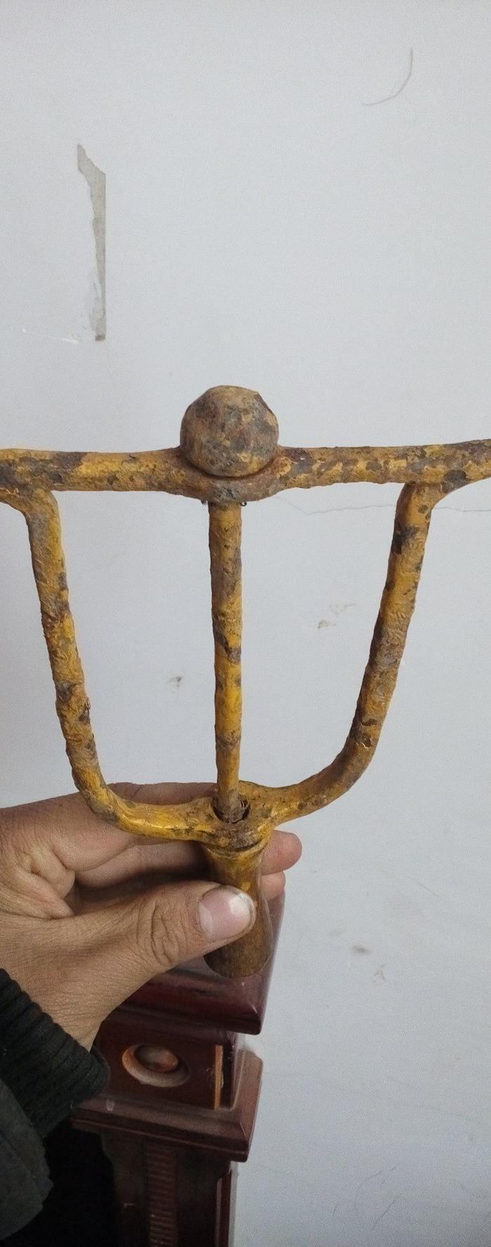 清代拧绳用的铁器