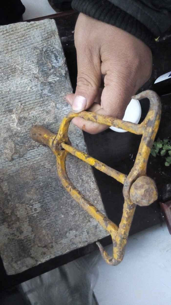 清代拧绳用的铁器