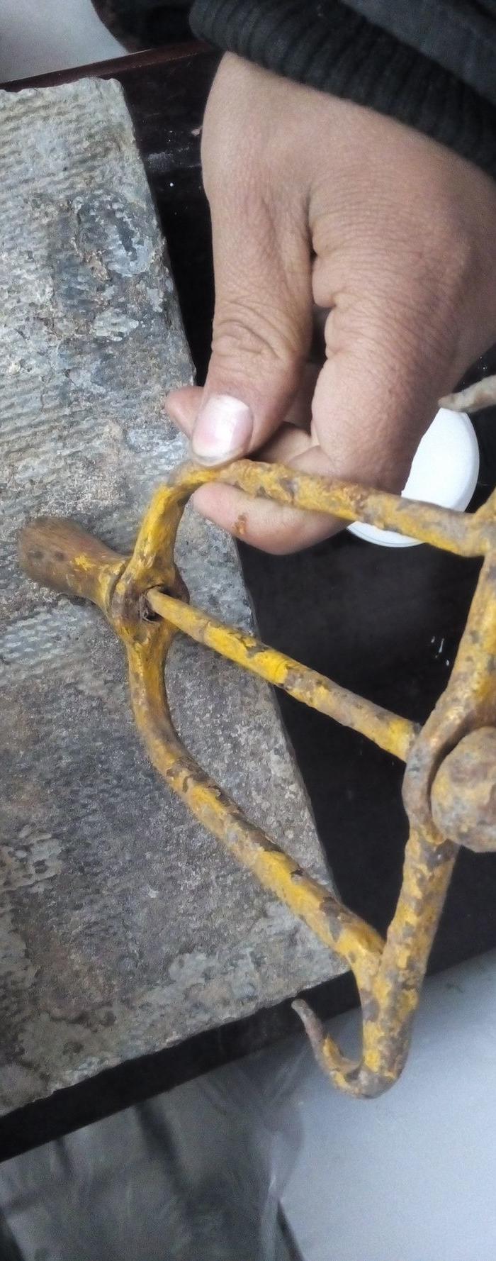 清代拧绳用的铁器