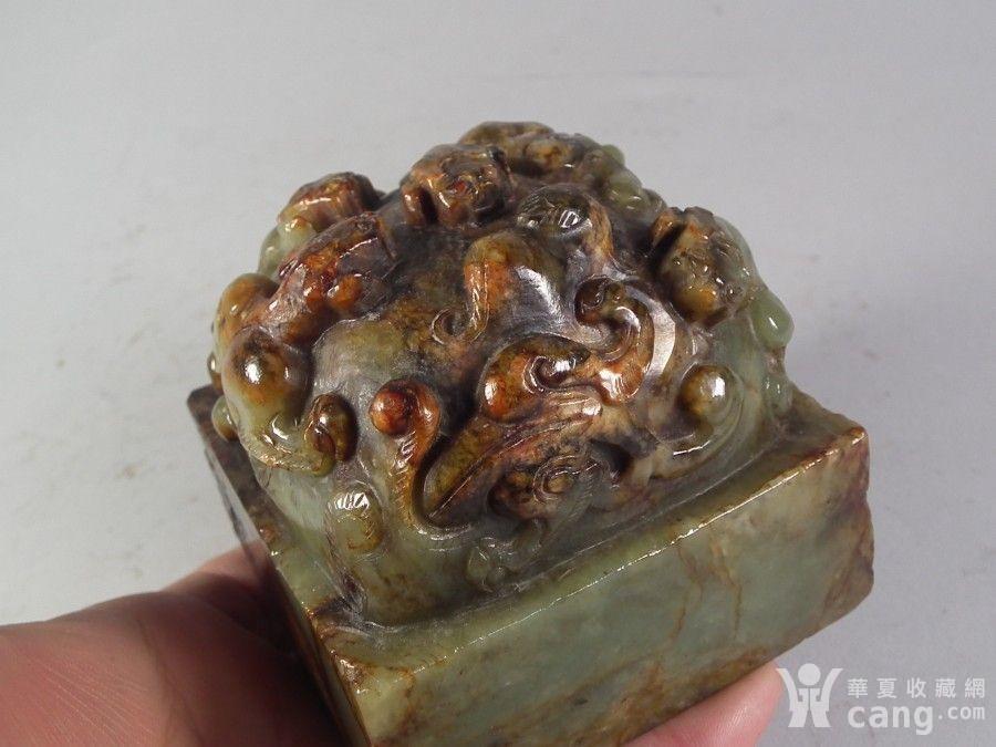 明代和田青玉老提油黑沁满工浮雕螭龙纹大方玉席镇