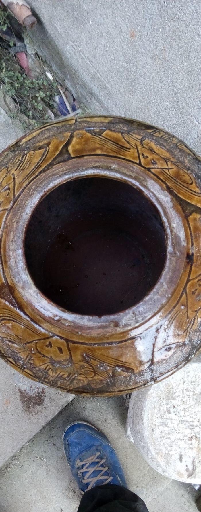 马口窑黄釉人物罐