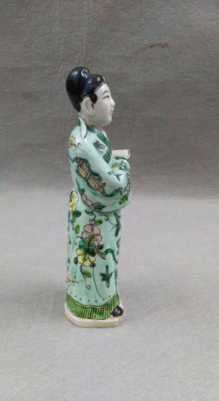 民国早期素三彩书生造像