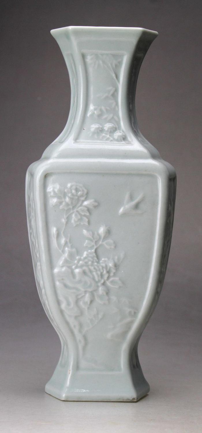 民国淡青釉堆塑花鸟纹六方瓶