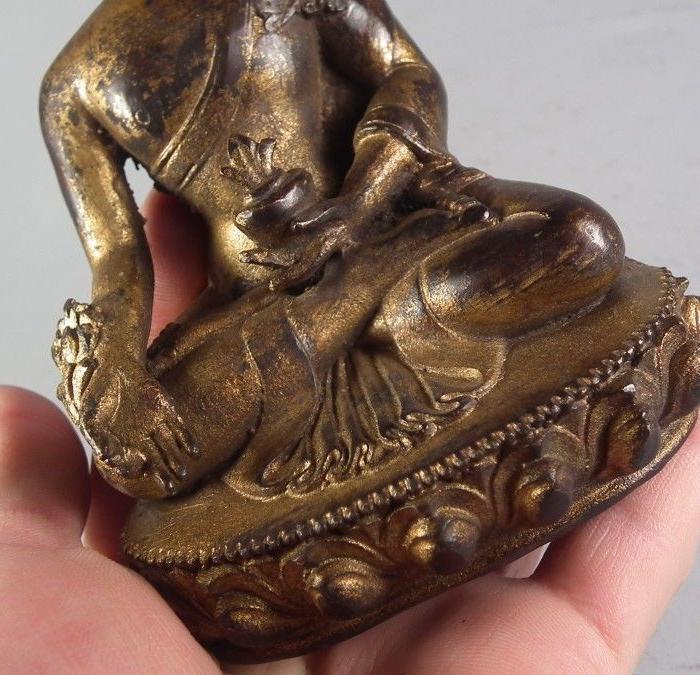 明代老黄铜鎏金宝生如来坐像