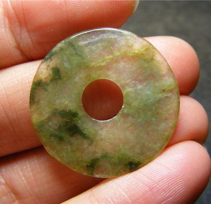 味道好 清代老坑冰种半透明飘蓝带沁翡翠大圆平安扣(有沁绺)