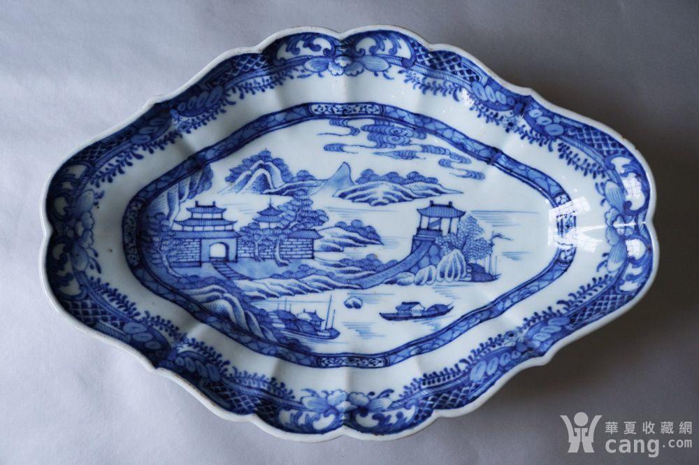 大清乾隆珠江两岸风光山水纹青花菱形葵口赏盘_鉴定频道_华夏收藏网