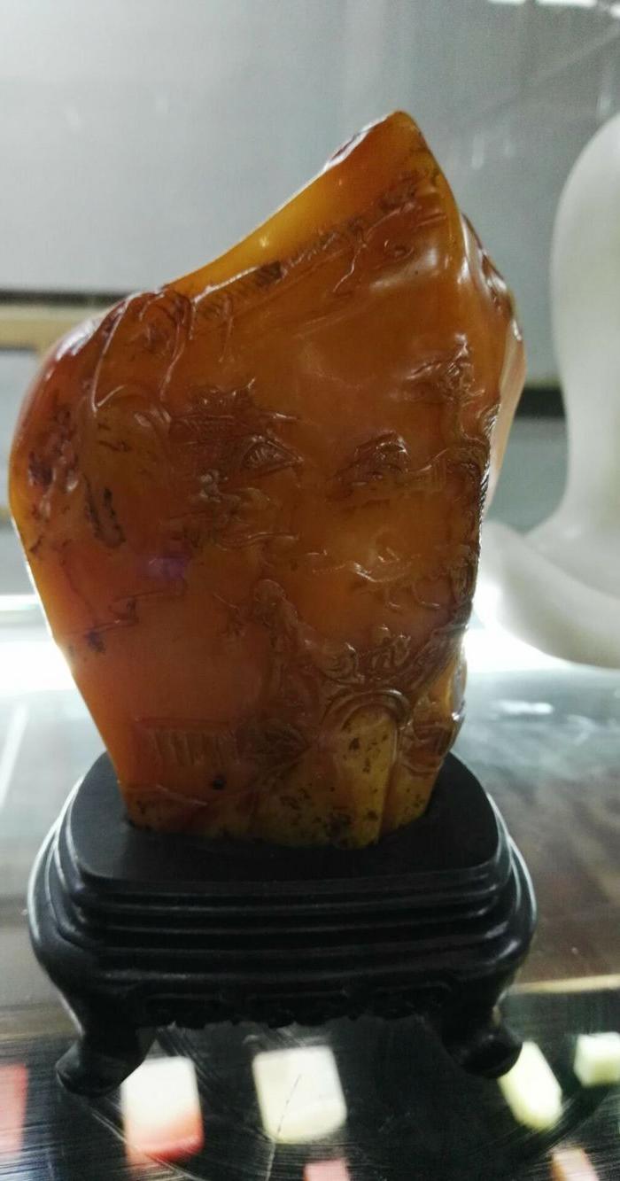 天然寿山水坑善伯石,有一定的萝卜纹