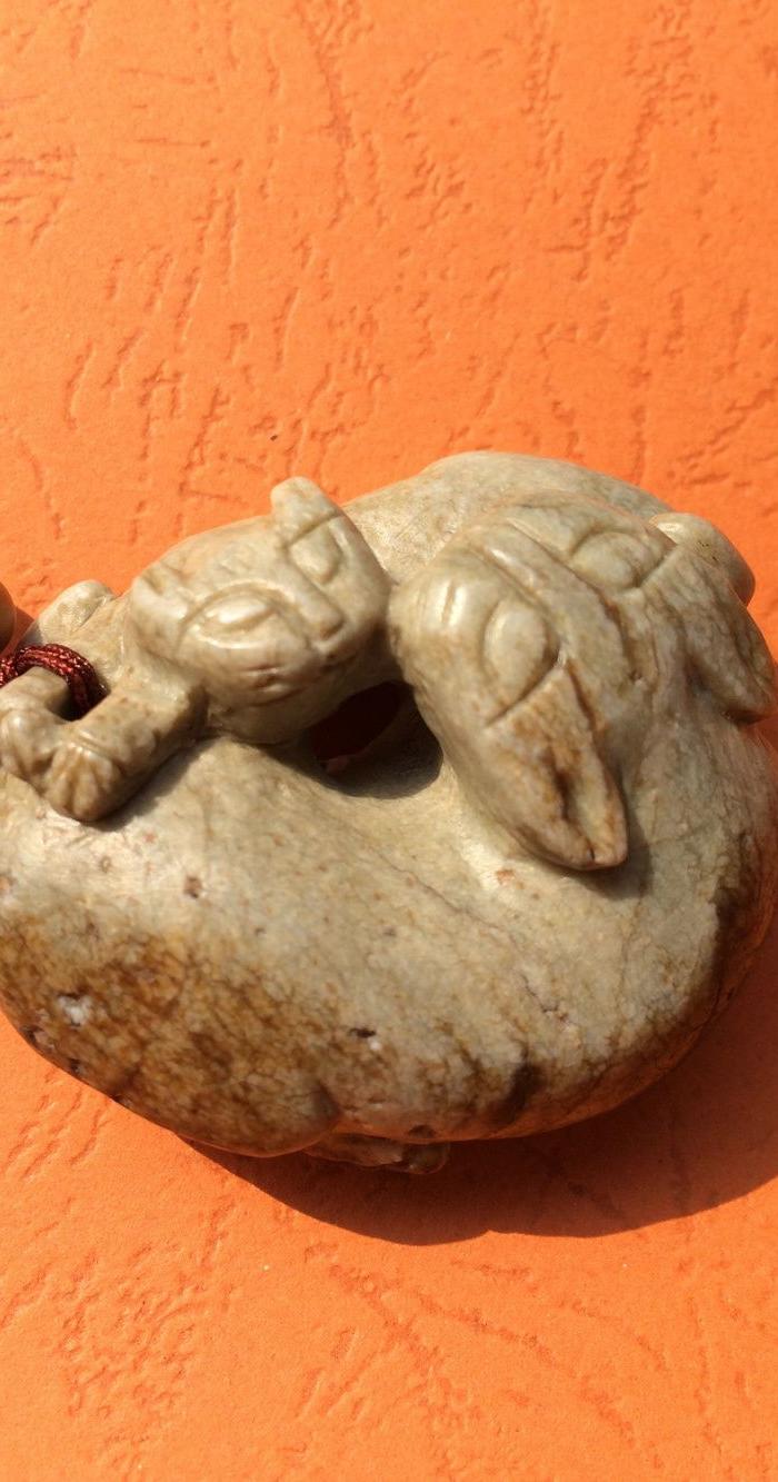 明代火烧玉双獾挂件