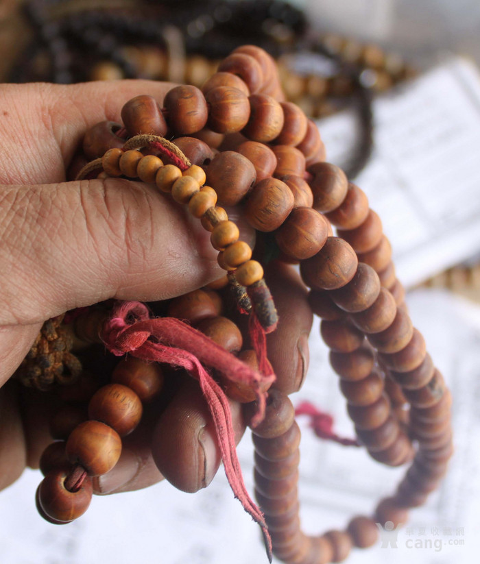 藏族的僧人带的最常见的六道木文殊菩萨加持过的老佛珠