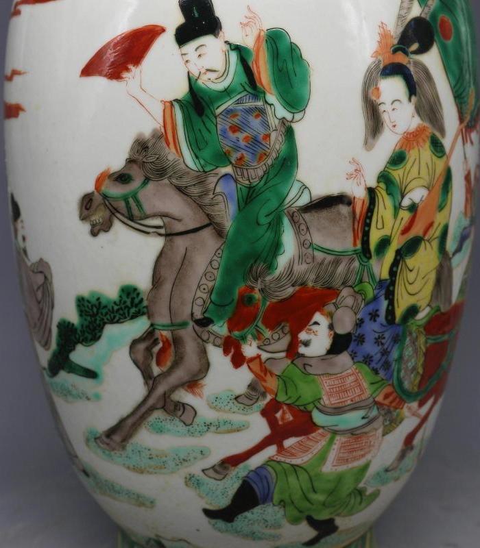 五彩人物赏瓶一对