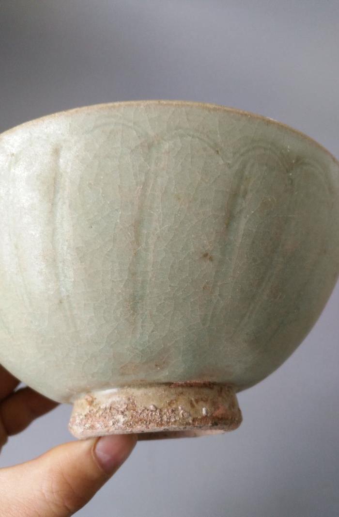 元代龙泉外刻莲瓣纹碗(包老保真)