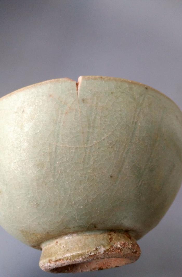 元代龙泉外刻莲瓣纹碗(包老保真)