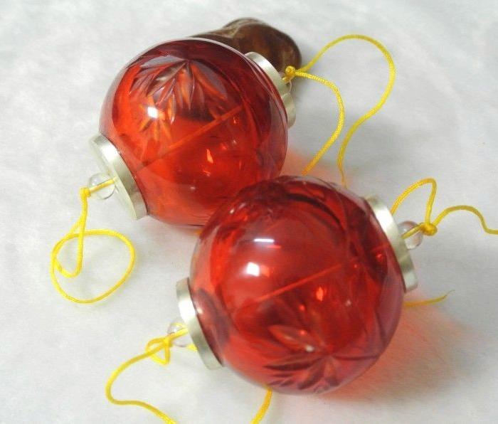 红琉璃灯笼一对