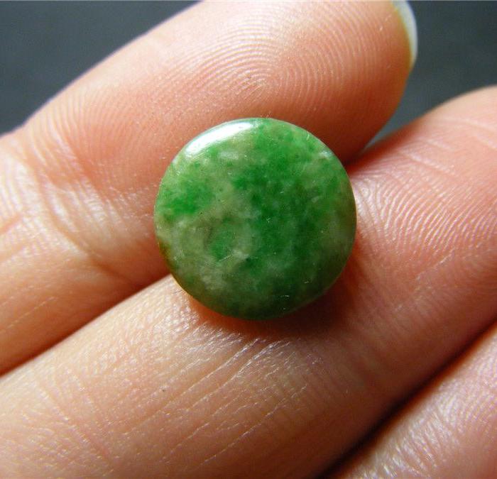 全美品 清代老坑深色带沁翡翠大圆镶嵌帽正(无绺无裂)